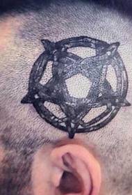 Lub taub hau pentagram tattoo qauv