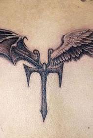 atgal demonas su angelo sparnų tatuiruotės modeliu