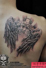 плечо красиво популярные крылья татуировки