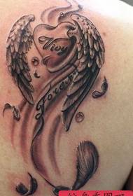 Patrón de tatuaje de mujer: Patrón de tatuaje de alas de amor de espalda de belleza