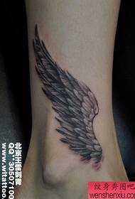 女孩子脚踝处翅膀纹身图案