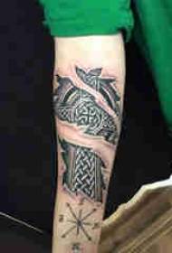 Enkel kors tatovering flere minimalistiske linjer tatovering kryss tatovering mønster