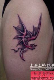 armar un pequeño patrón de tatuaje de alas de diablo