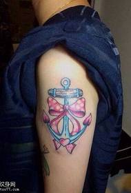 Modello di tatuaggio di ancoraggio di colore del braccio