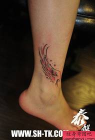 gambe di ragazze belle e belle ali rosa modello di tatuaggio
