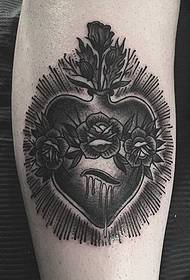 Bloemtattoo in de nek, heilige hart vlam tattoo