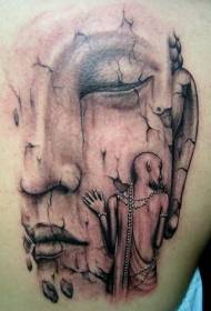 Patung Buddha Broken lan Corak Tattoo Monk