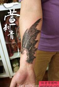 arm vackra mode demon vingar tatuering mönster