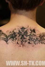 vyriškos pusės nugaros populiarus pusės angelo pusės demono sparnų tatuiruotės modelis