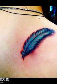 Váll kék toll tetoválás minta