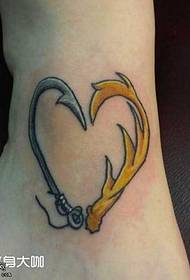 Шаблон татуювання серце ніг