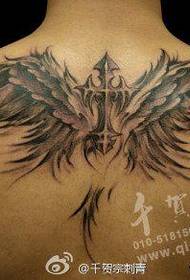 машки грб популарна класична шема на тетоважи со вкрстени крила