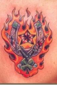 Modello tatuaggio a ferro di cavallo bruciante colorato sul retro