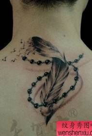 nindot nga pattern sa tattoo sa pulseras sa balhibo