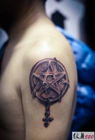 Qauv yooj yim thiab stylish pentagram tattoo qauv