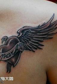 Padrão de tatuagem de asas de amor de ombro