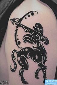 Mga pattern ng Tattoo na Arm Sagittarius Totem Tattoo