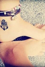 Lányok lába fekete vázlat kreatív orr horgony tetoválás képek