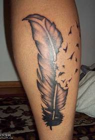 Evigt symbol fjäder tatuering mönster