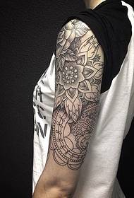ruka Jednostavna trodimenzionalna totemska tetovaža