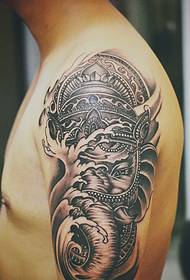 наоружајте нови традиционални црно-бели узорак тетоважа бога слона