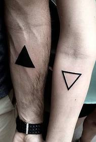小情侣手臂几何三角形纹身刺青