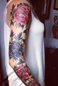 farebné ruže tetovanie na paži