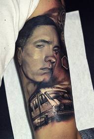 knap arm klein vars vleis portret tattoo patroon