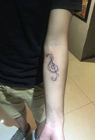 plizyè ti mak modèl tatoo tatoo gen pèsonalite