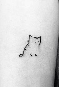 linda foto de tatuaje de gato pequeño en el brazo
