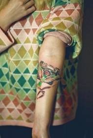 arm på fågel och fotomaskin tatuering mönster