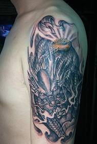 модел на татуировка на дракон за мъжки ръка