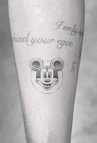 klengen Aarm kleng Frësch Mickey Mouse Englesch Alphabet Tattoo Muster