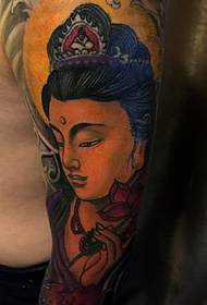 dva različna vzorca kul vzorcev tatoo za roke
