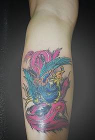 ແຂນຮູບແບບ tattoo phoenix ສີທີ່ມີຄວາມພູມໃຈໃນຕົວເອງ