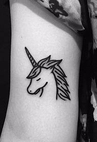 fată mână mare linie neagră Simplu poză tatuaj unicorn pe braț