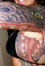 Maayo kaayo nga Snake Head Creative Tattoo Pattern sa Arm