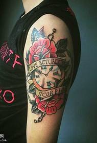 ruku cvijet budilica uzorak tetovaža