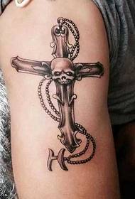 muundo wa tattoo ya fuvu la mkono