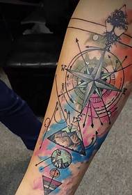 akvarell kompass arm tatoveringsmønster er veldig individuelt