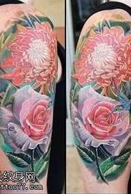 patrón de tatuaxe de flores gratis
