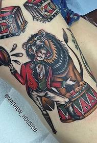 Rangi Circus Uwekaji Tattoo Mtindo kutoka kwa Jack Newton