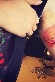 patró de tatuatge en arbre de color del braç