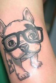 aranyos kiskutya tetoválás minta szemüveg a karon
