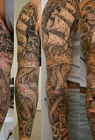 20 modeller av forskjellige stiler av tatoveringsdesign for mannlig blomsterarm