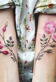 lengan bunga pola tato bunga yang indah