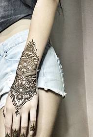 kar gyönyörű divat Henna tetoválás minta
