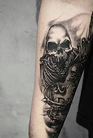braccio orribile teschio tatuaggio modello persone non osano avvicinarsi