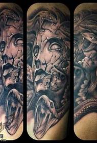 modello di tatuaggio statua braccio