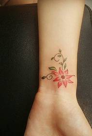sederhana dan indah pola tato bunga pergelangan tangan yang indah